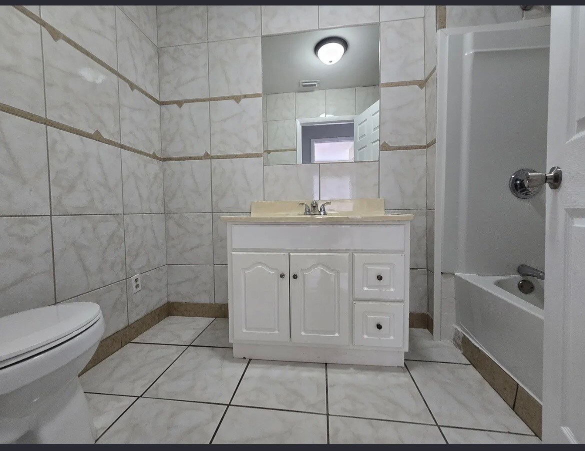 Building Photo - 21 Mountain Dr