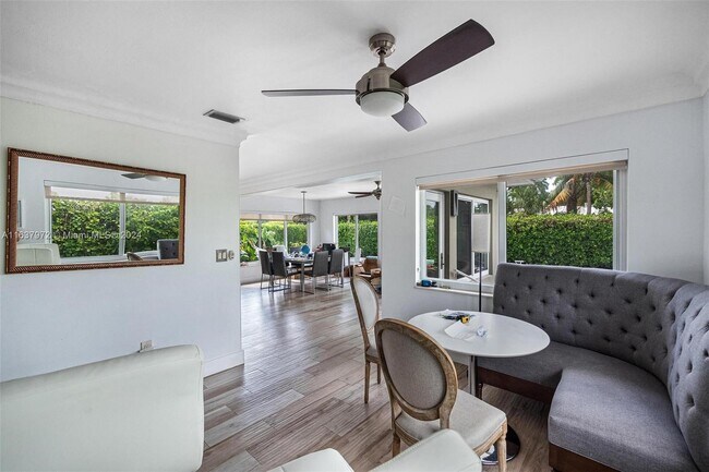 Building Photo - 1250 95th St