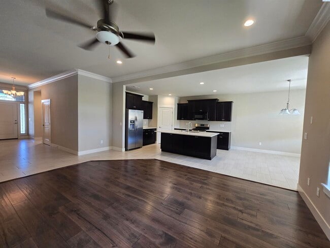 Building Photo - Spacious Rambler in South Richland with La...