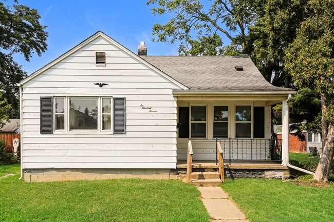 Building Photo - 611 W Wayne St