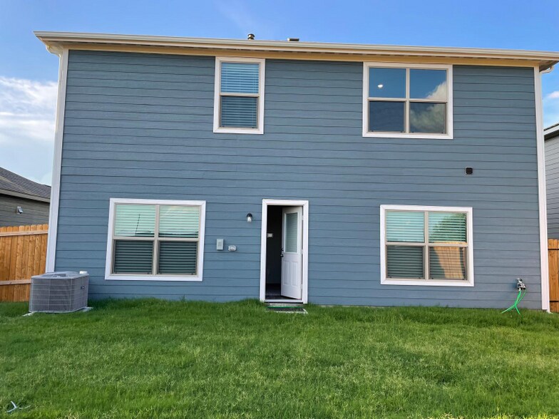 Building Photo - 13635 Logan Pass Dr