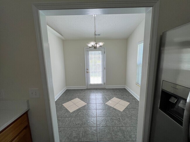 Building Photo - 154 Regency Dr