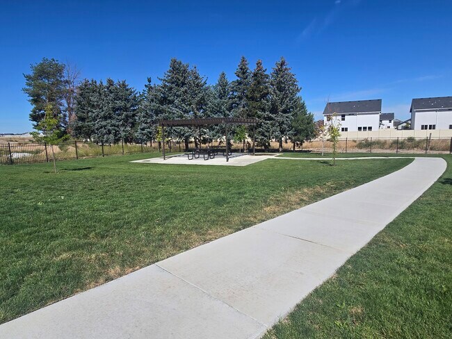 Building Photo - 4032 N Glider Ave