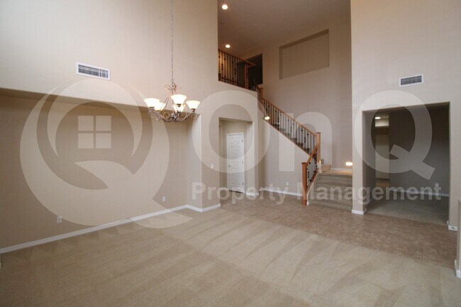 Building Photo - 3951 E Ravenswood Dr