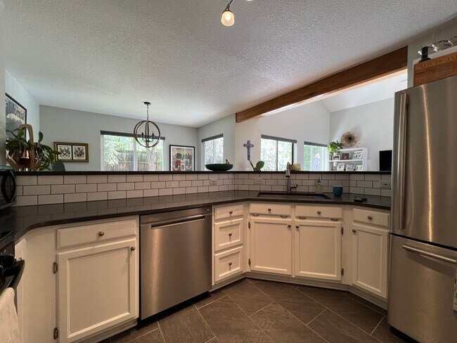 Building Photo - Beautiful 3 Bed/3 Bath in North Boulder Available 7/6