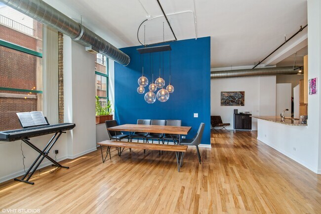 Building Photo - 1020 S Wabash Ave