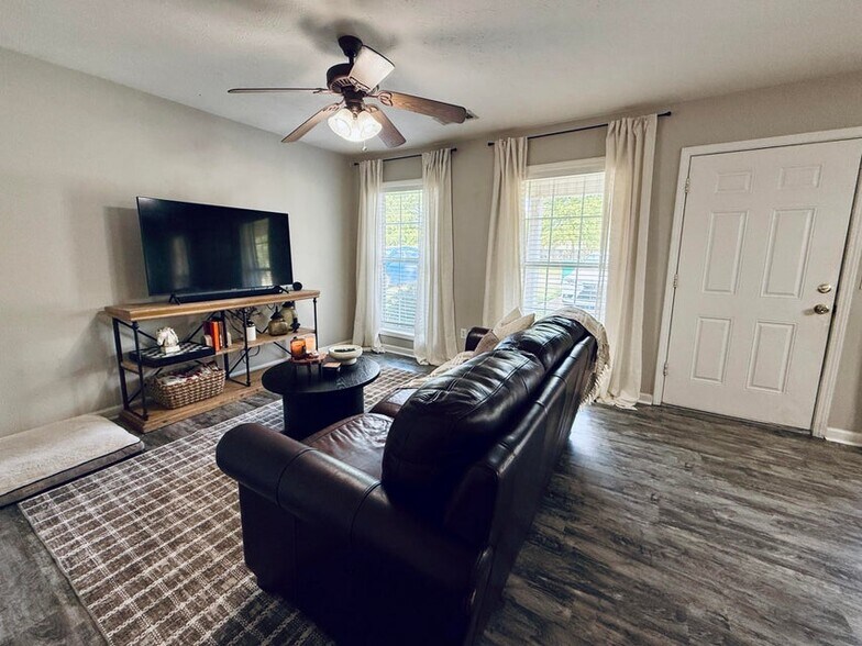 Building Photo - 1505 Gun Club Rd