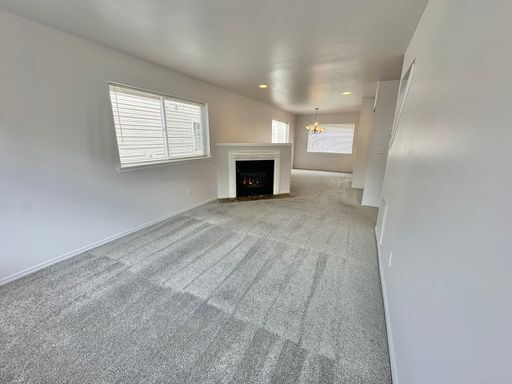 Building Photo - Lovely 3 bed Townhome near desirable Greenlake!