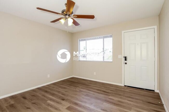 Building Photo - 510 N Tercera Ave