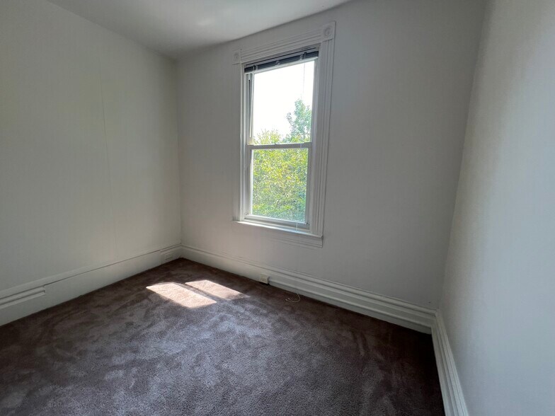 5707#2 - 4707 Maripoe St