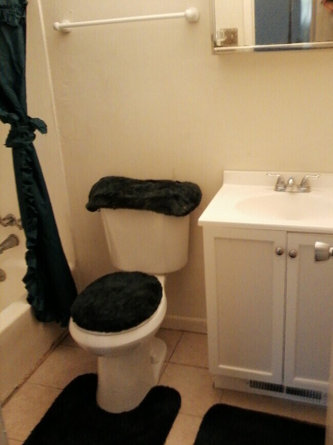 Building Photo - 2007 Harriet Dr