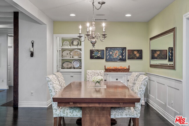 Building Photo - 4537 Agnes Ave