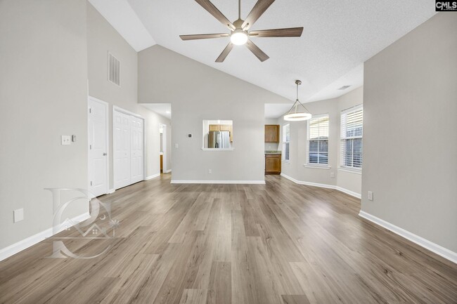 Building Photo - 815 Chablis Dr