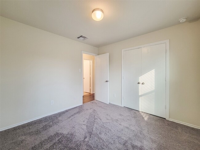 Building Photo - 828 Katydid Ct