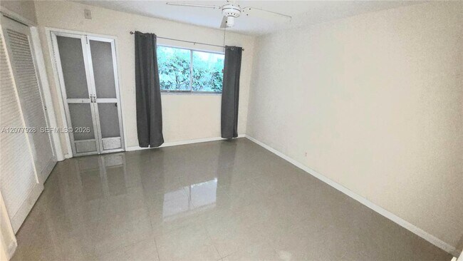 Building Photo - 2170 NE 51st Ct