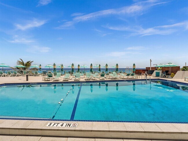 Building Photo - 3140 S Ocean Dr