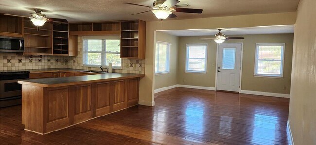 Building Photo - 1708 E Wheeler Rd