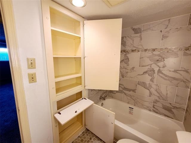 Building Photo - 10248 Regal Oaks Dr