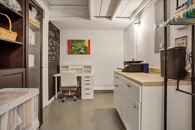 Building Photo - 1110 SW 15th St