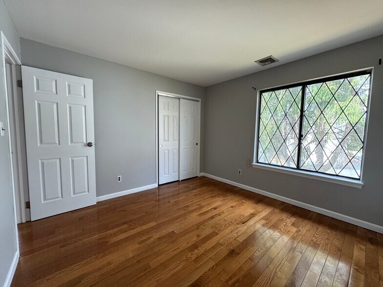 Second Bedroom - 192 Burnett Ave