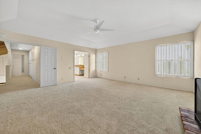 Building Photo - 5BR; 3BA Pool Home with Stunning Views in ...