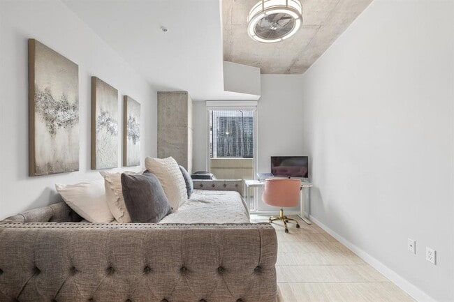 Building Photo - 360 Nueces St