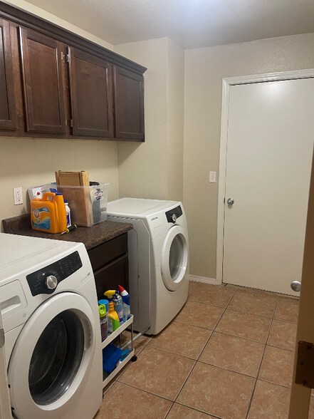 Building Photo - 11225 Duster Dr
