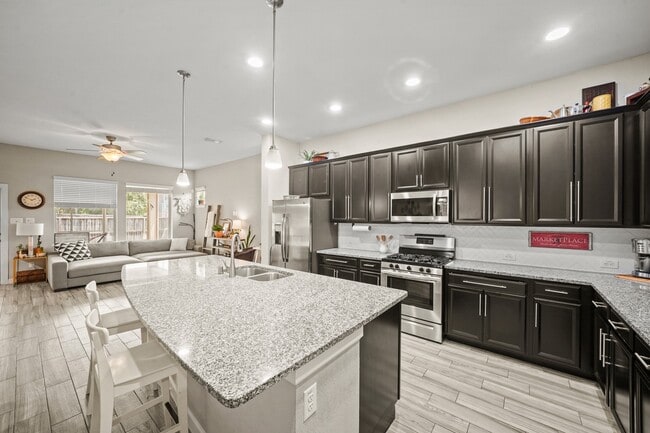 Building Photo - 6002 Daggerwing Wy