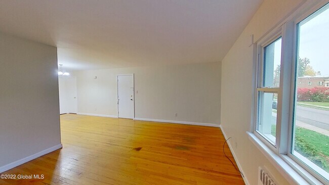 Building Photo - 31 Parkwood St