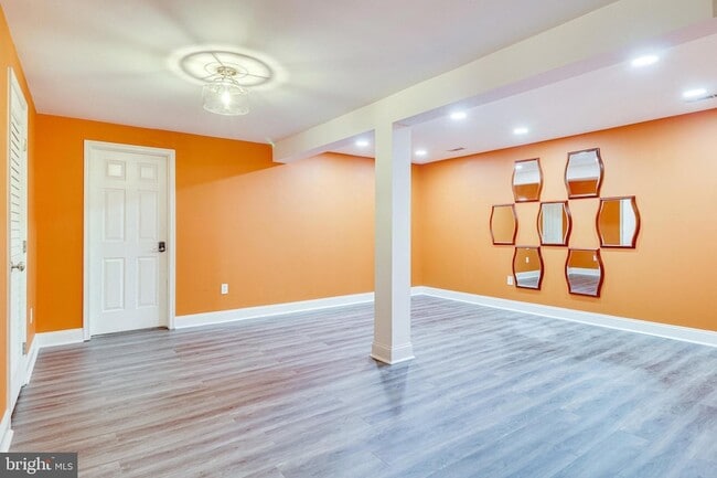 Building Photo - 6122 Bayliss Pl