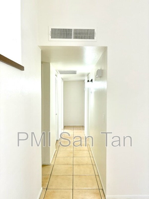 Building Photo - 10 W Concorda Dr