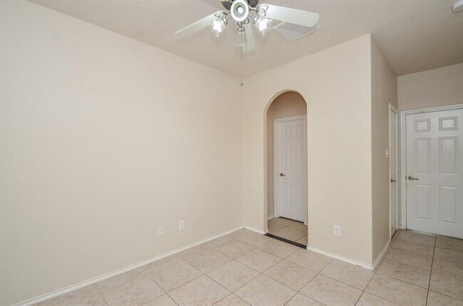 Building Photo - 12214 Iris Hollow Way