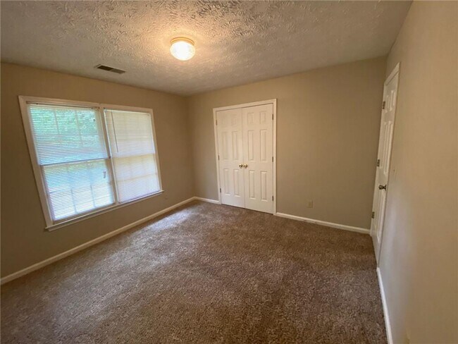 Building Photo - 1405 Glenfield Dr