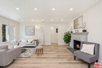 Building Photo - 2936 S Bentley Ave