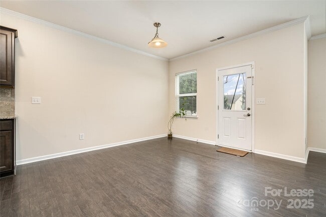 Building Photo - 493 Twelve Oaks Ln