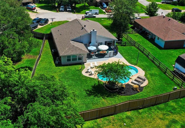 Building Photo - 13322 Hilltop Cir