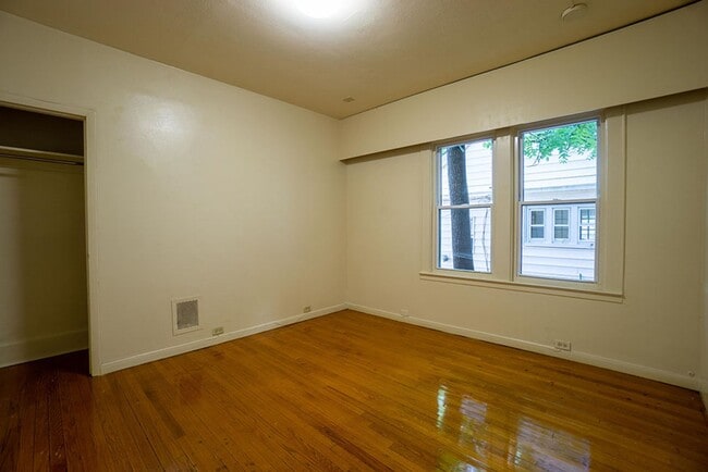 Building Photo - 722 Euclid Ave