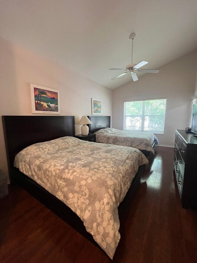 Building Photo - 9832 Perfect Dr