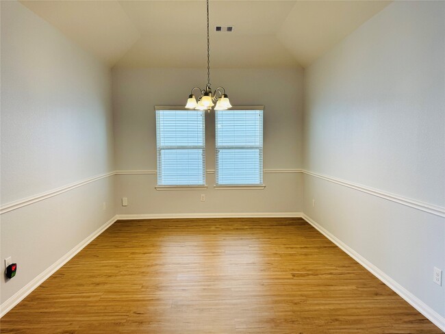 Building Photo - 13018 Laura Lake Dr