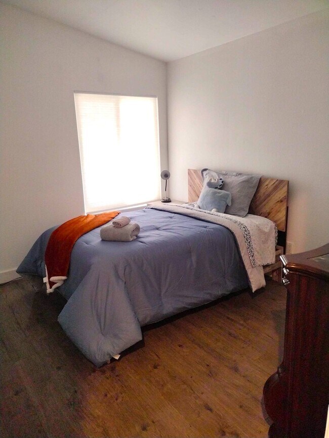Bedroom # 3 • Full Size Bed - 11769 Mount Lassen Ct