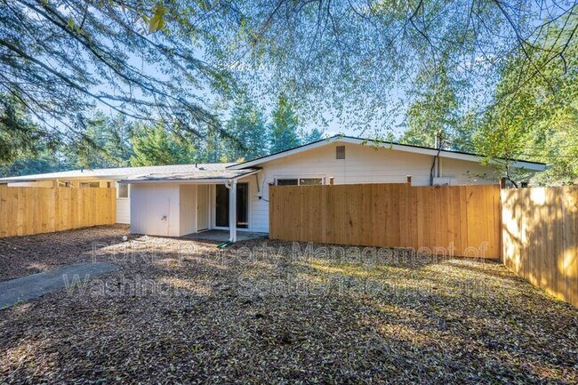 Building Photo - 6417 151st St NW