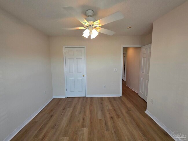 Building Photo - 6204 Pomeral Summit St