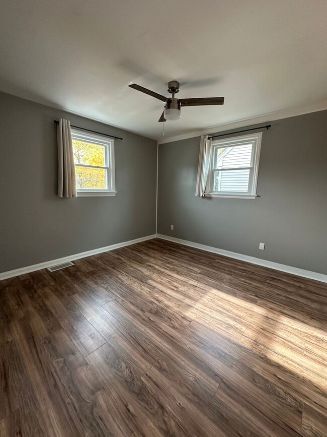 Building Photo - Cozy 2 bedroom 1 bathroom rental