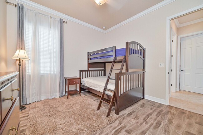 Building Photo - **Bella Terra Estate 5BED/3BATH - 3 Car ga...