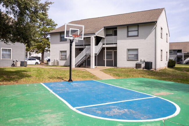 Basketball Court - The Grove at Southwood