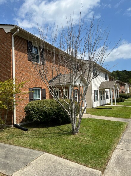 Building Photo - 82 Parkview Pl NW