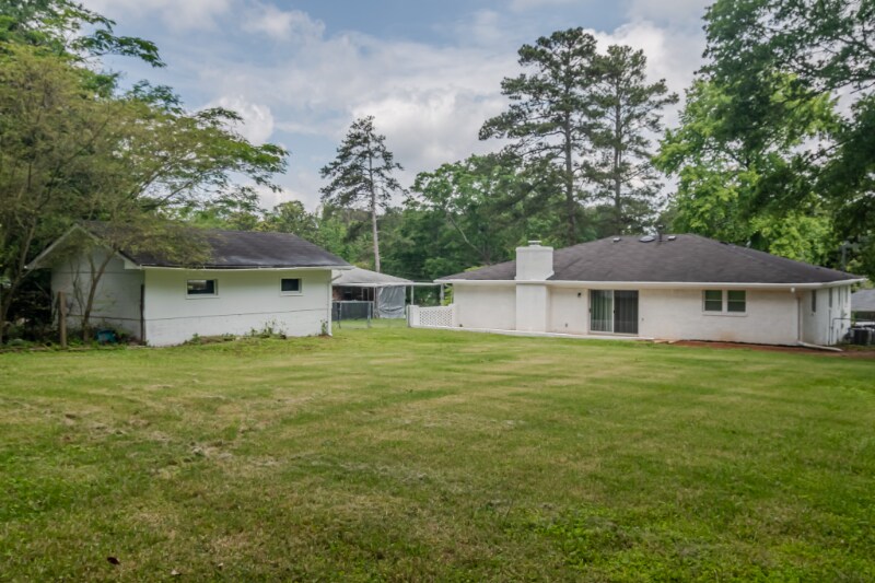 Building Photo - 317 Community Dr