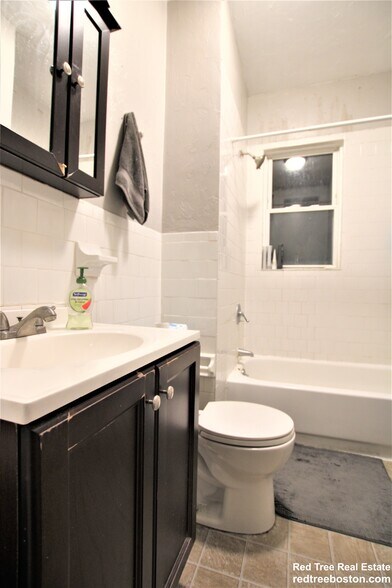 Building Photo - 8 Sunset St