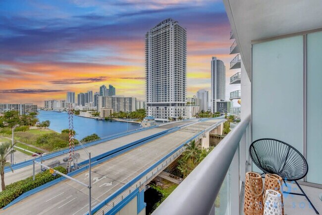 Building Photo - 2601 E Hallandale Beach Blvd