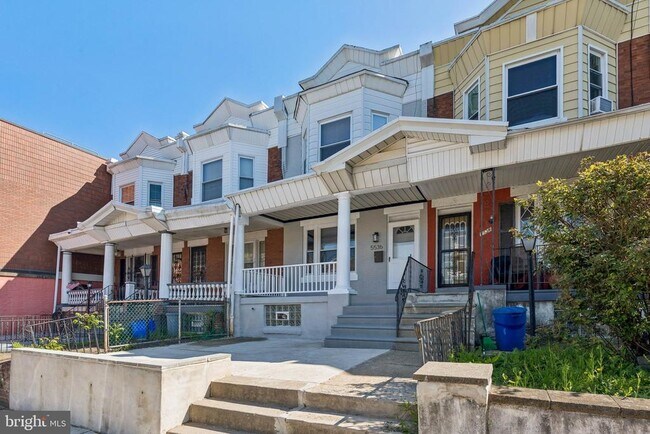 Building Photo - 5536 Pine St